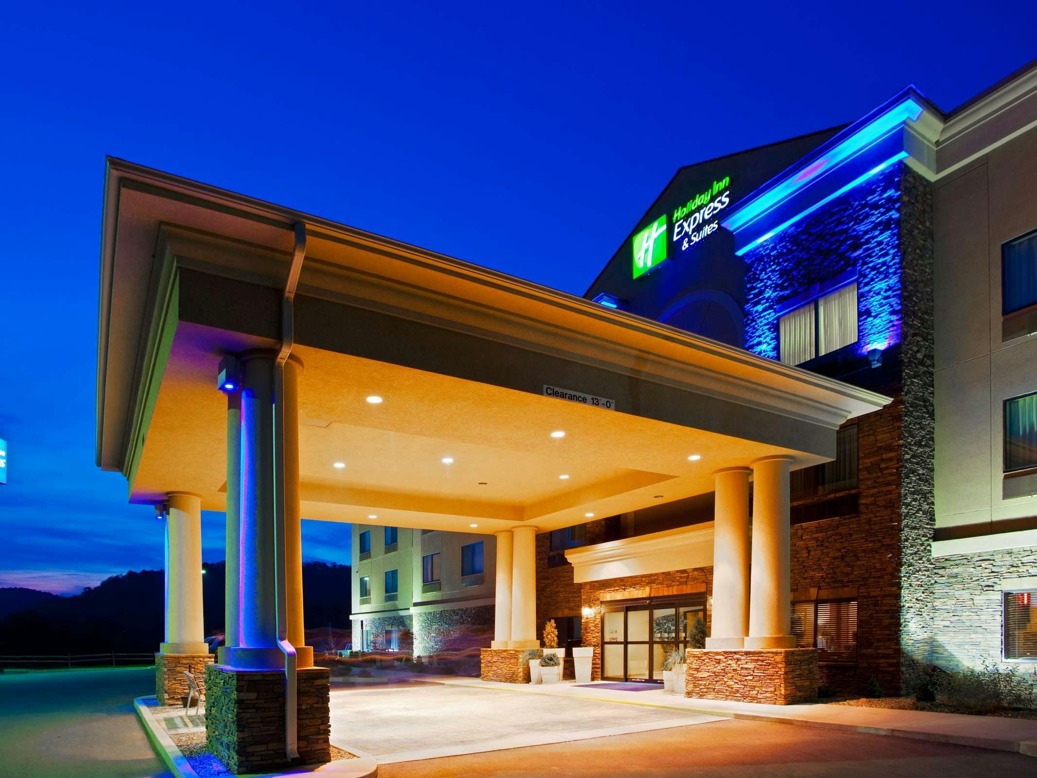Holiday Inn Express Hotel & Suites Weston