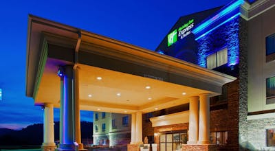 Holiday Inn Express Hotel & Suites Weston