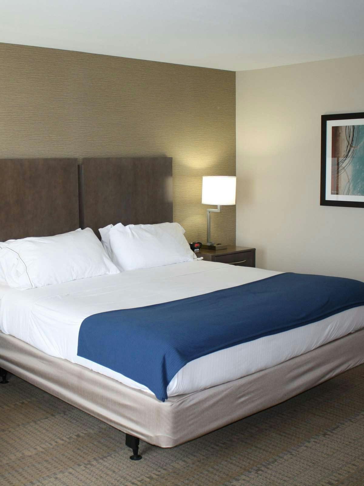 Hotel Holiday Inn Express Hotel & Suites Wichita Northeast photo 1