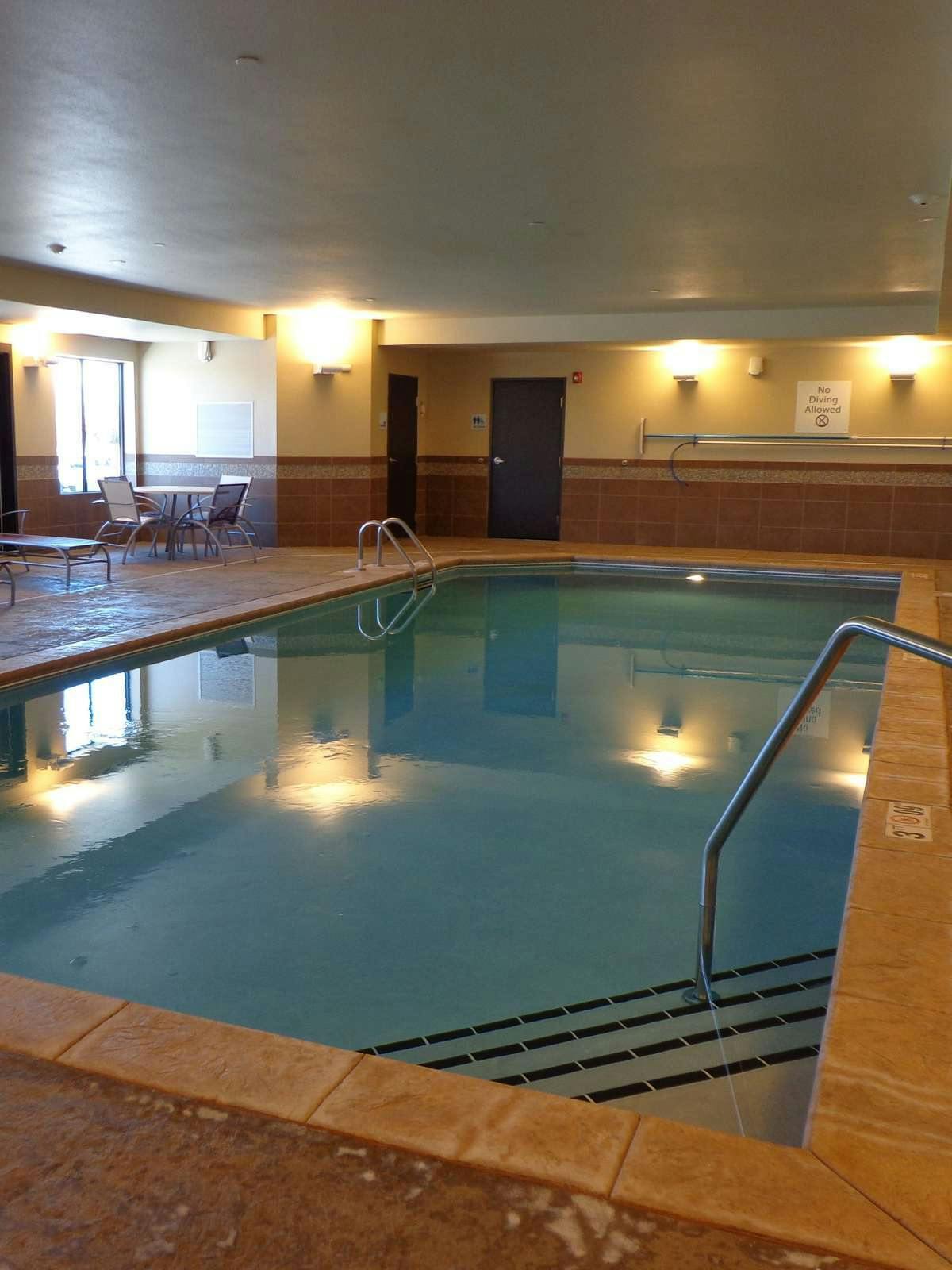 Hotel Holiday Inn Express Hotel & Suites Wichita Northeast photo 5