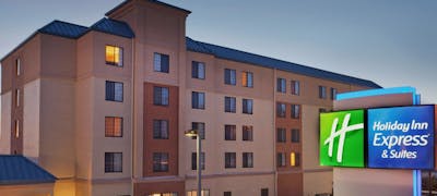 Holiday Inn Express Hotel & Suites Woonsocket