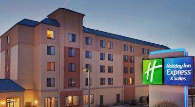 Holiday Inn Express Hotel & Suites Woonsocket