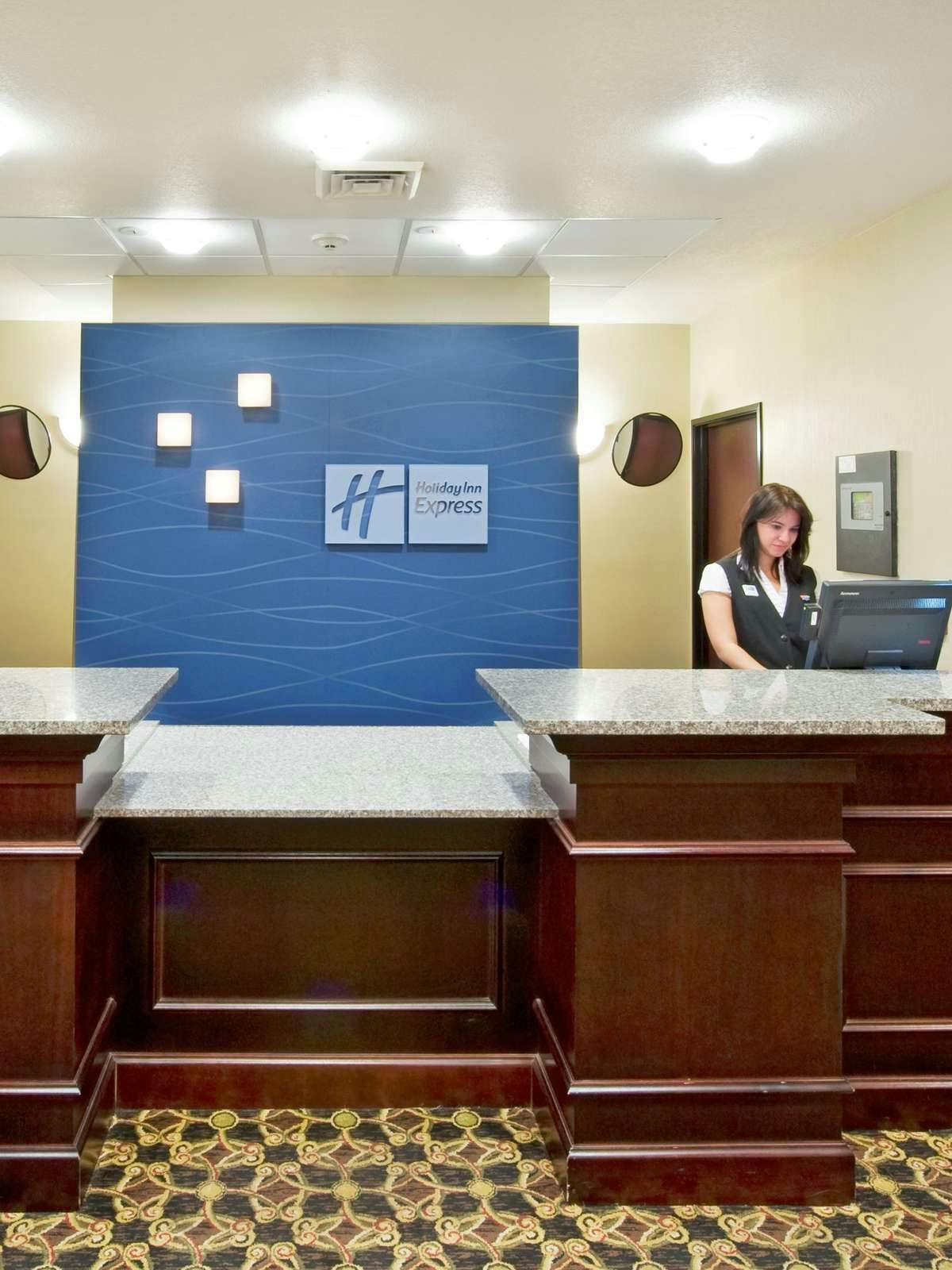 Hotel Holiday Inn Express Hotel & Suites Willcox photo 3