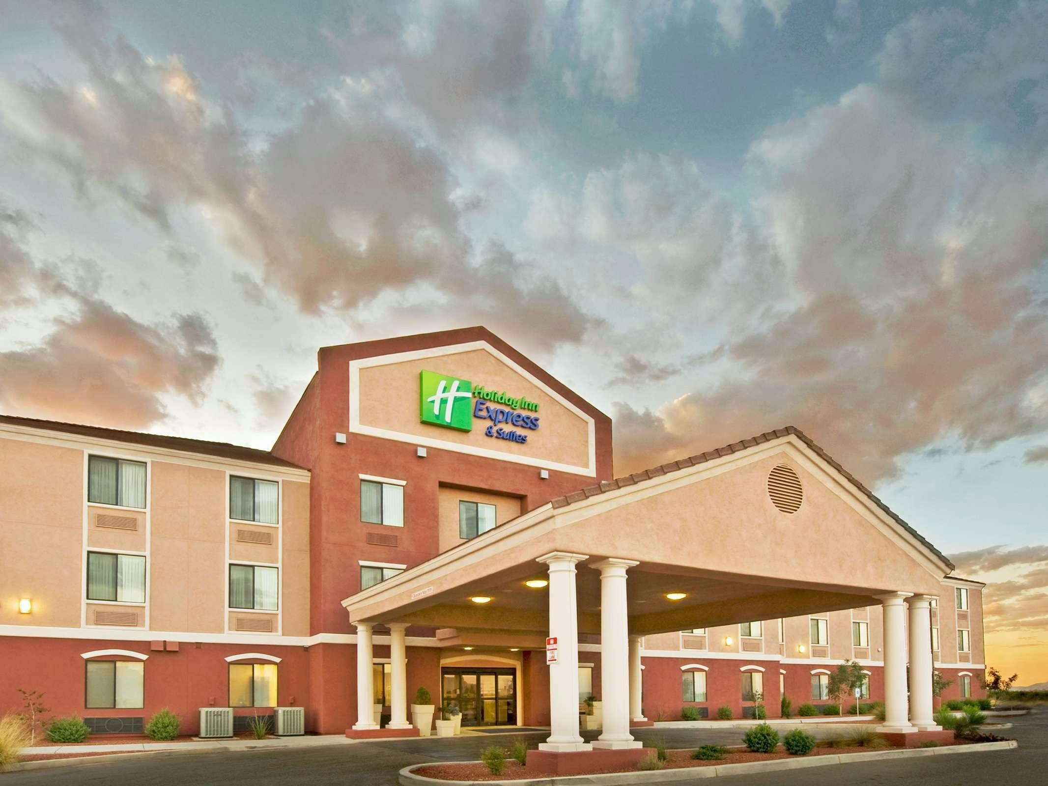 Holiday Inn Express Hotel & Suites Willcox