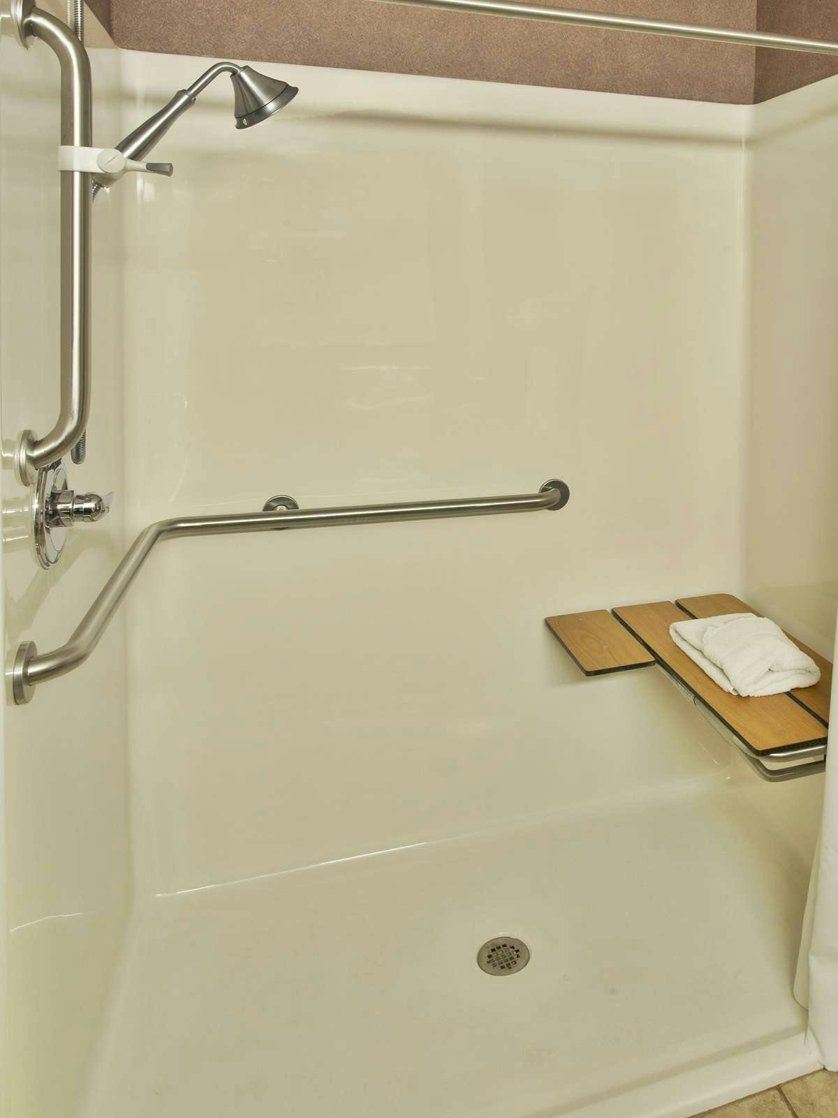 Hotel Holiday Inn Express Hotel & Suites Woodhaven photo 3