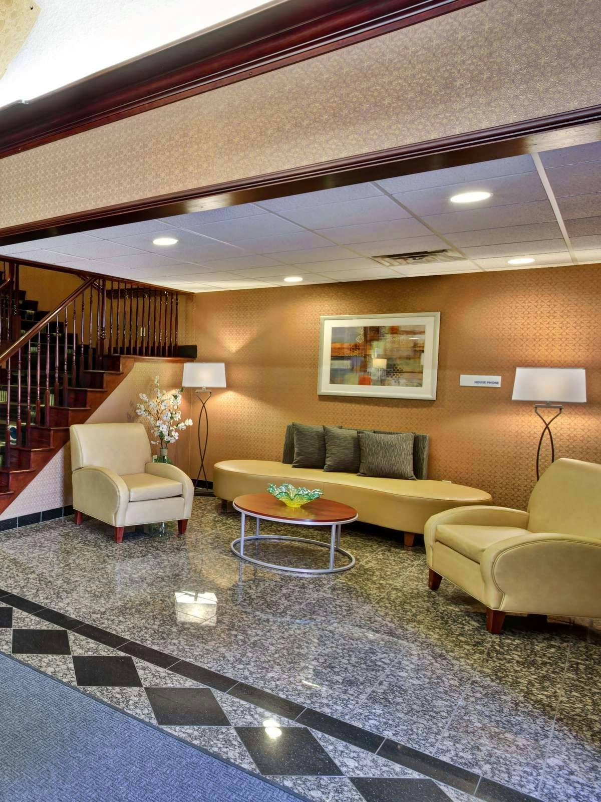 Hotel Holiday Inn Express Hotel & Suites Woodhaven photo 4