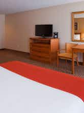 Hotel Holiday Inn Express Hotel & Suites Worthington photo 2