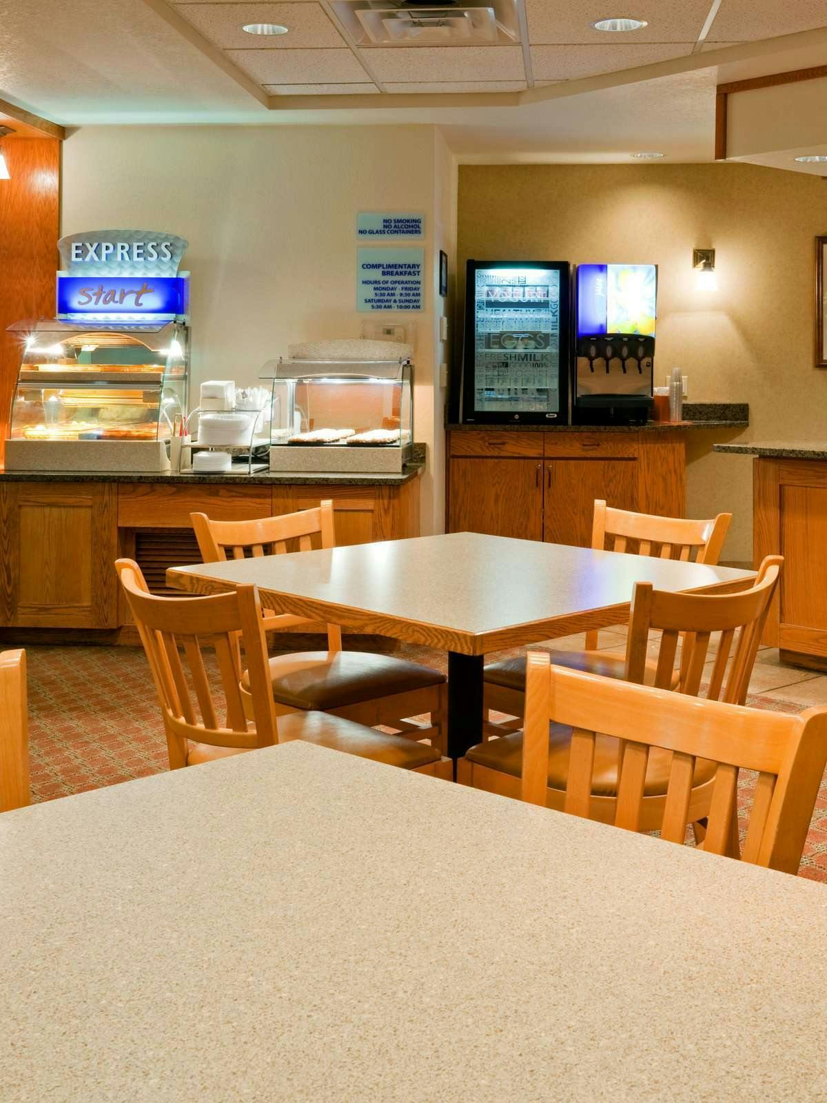 Hotel Holiday Inn Express Hotel & Suites Worthington photo 5