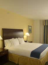 Hotel Holiday Inn Express Hotel & Suites Wilson Downtown photo 1