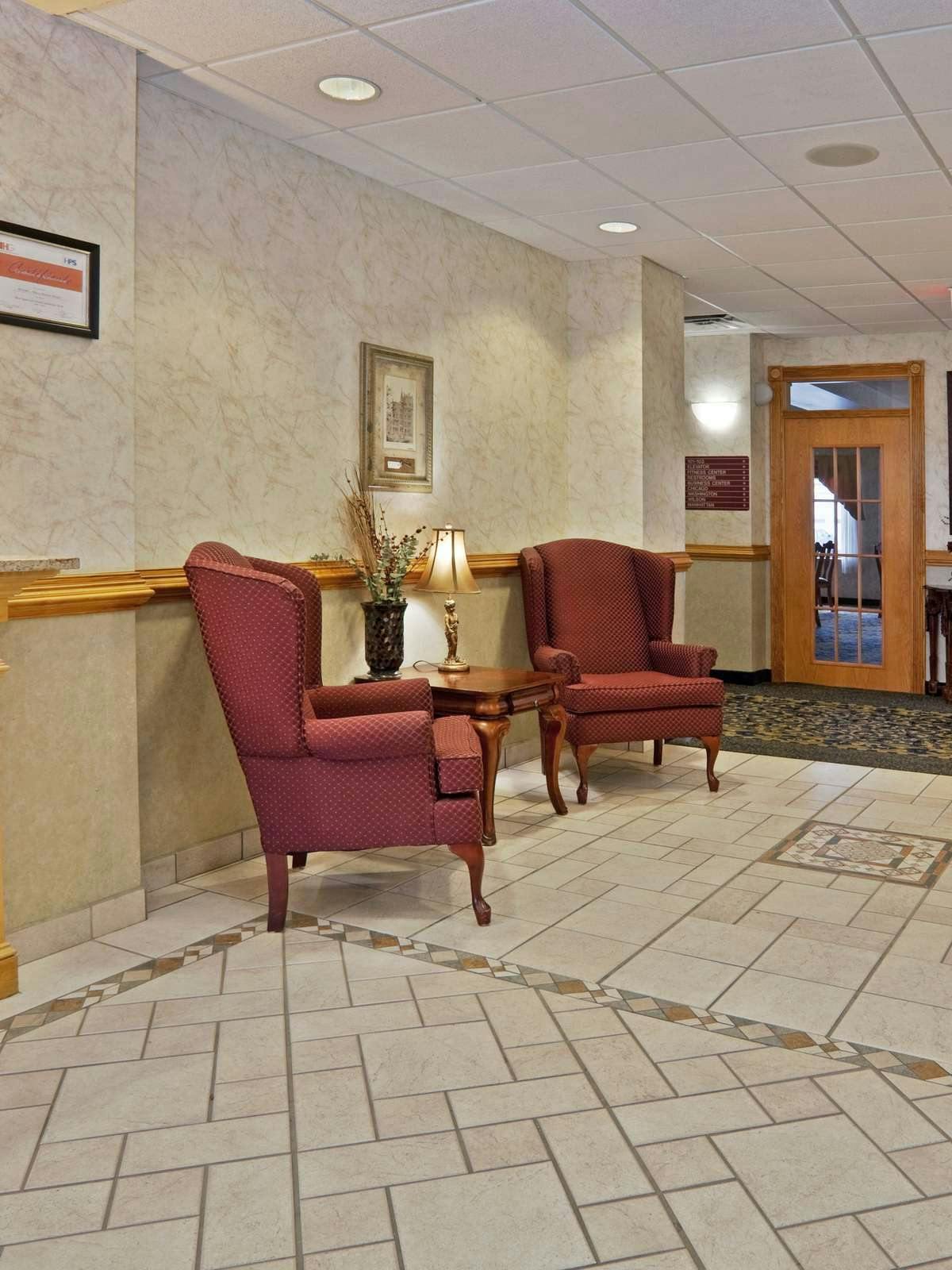 Hotel Holiday Inn Express Hotel & Suites Wilson Downtown photo 3