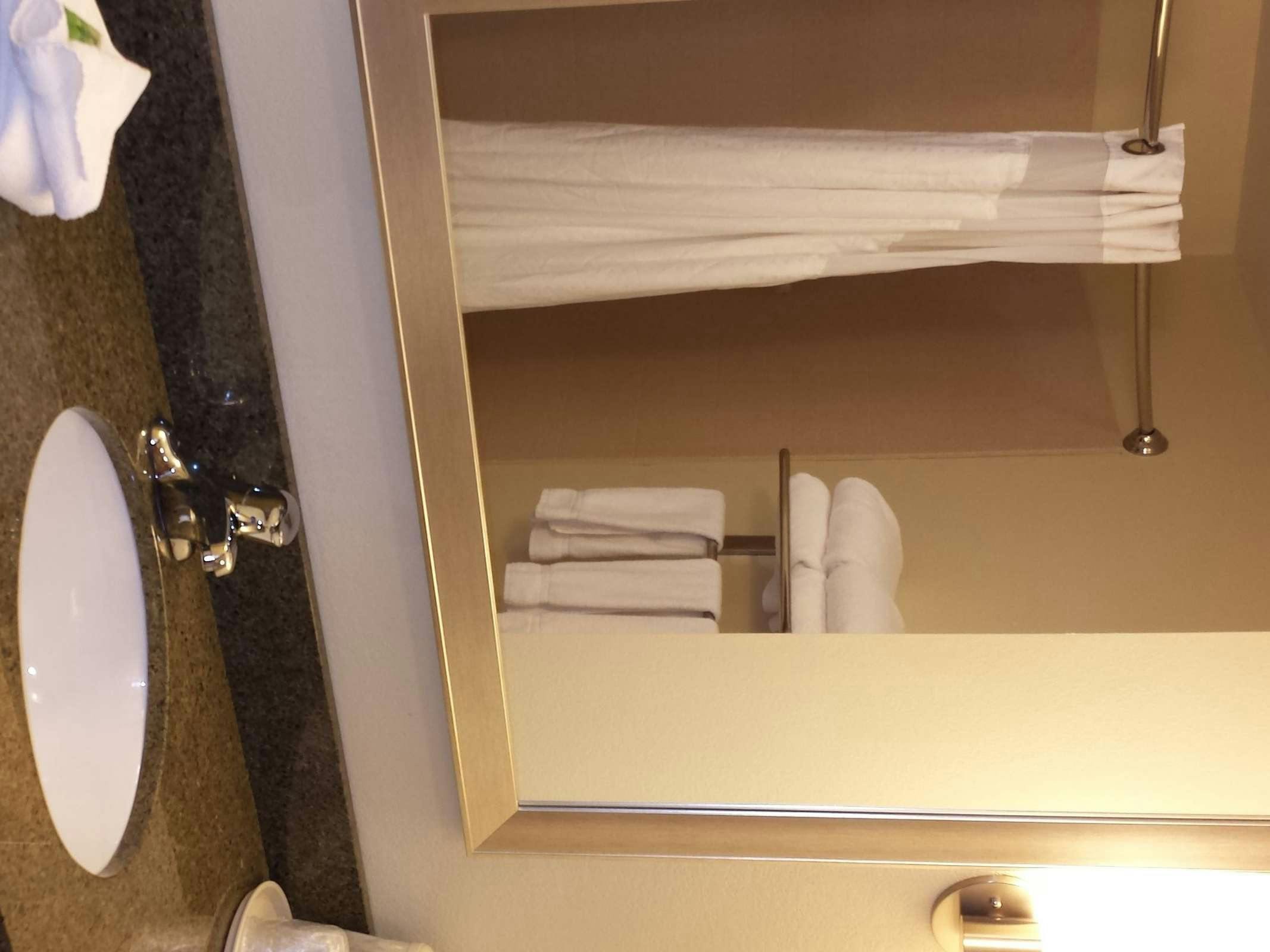 Hotel Holiday Inn Express Hotel & Suites Wytheville photo 2