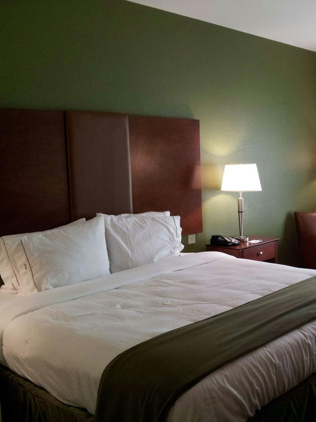 Hotel Holiday Inn Express Hotel & Suites Wytheville photo 1