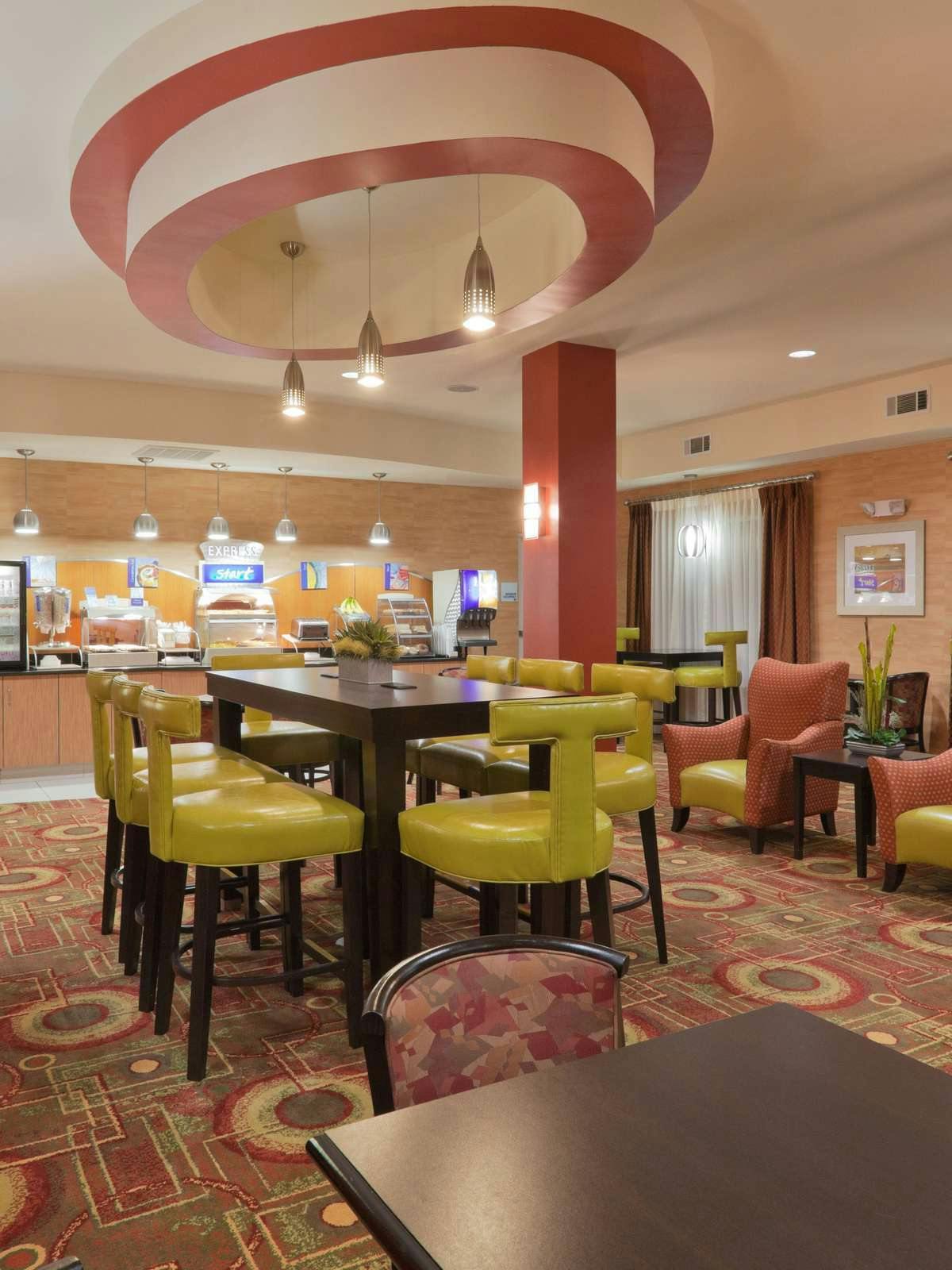 Hotel Holiday Inn Express Hotel & Suites Winona North photo 5