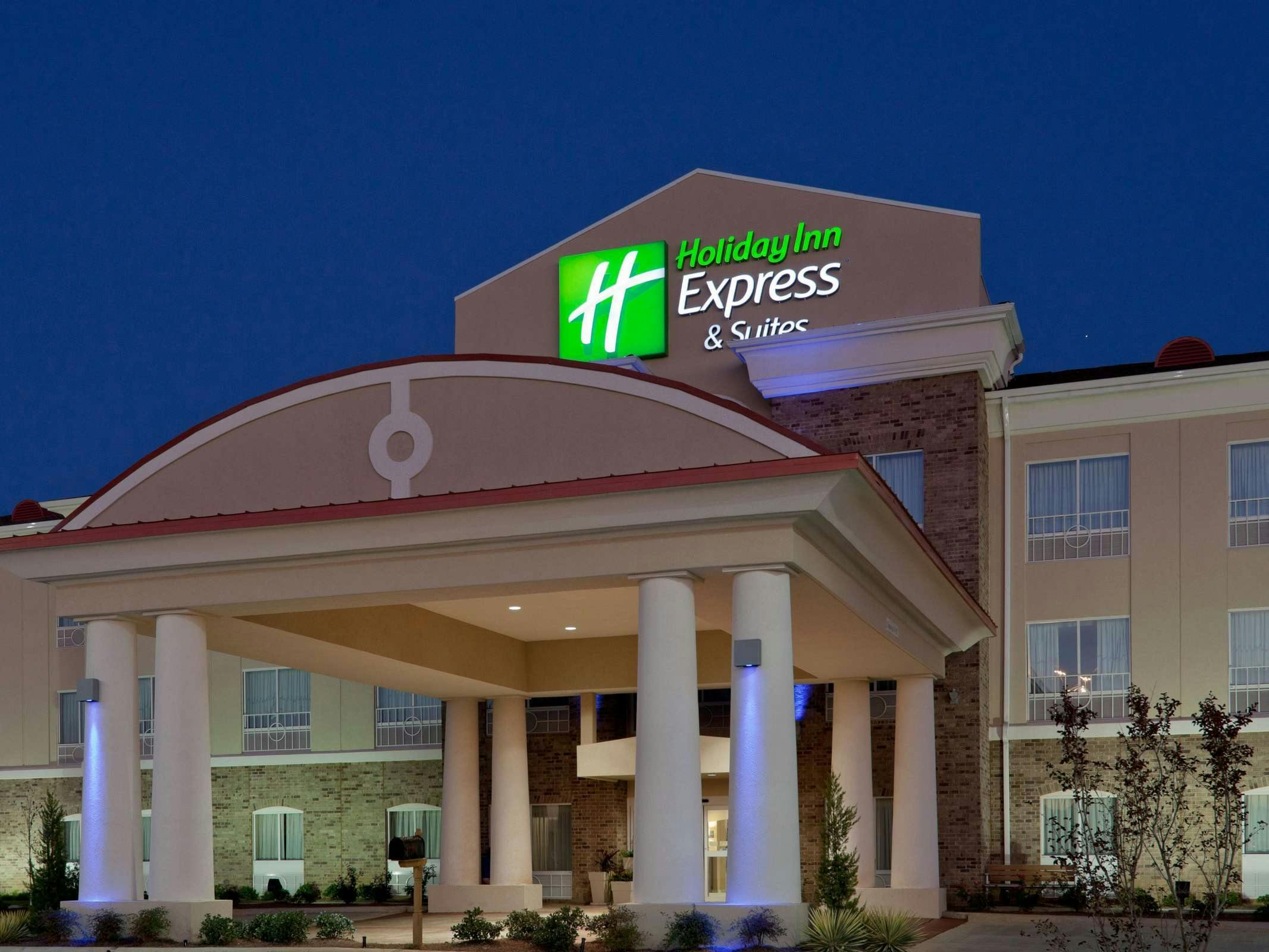 Holiday Inn Express Hotel & Suites Winona North