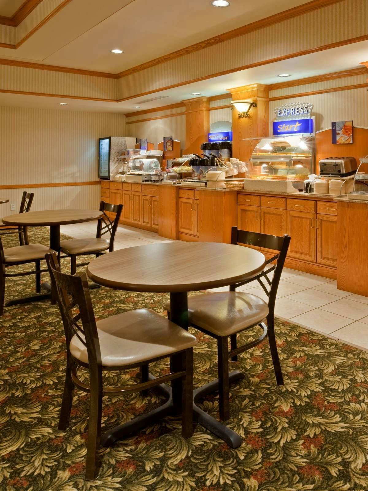Hotel Holiday Inn Express Hotel & Suites Yankton photo 5