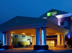 Holiday Inn Express Hotel & Suites Yankton