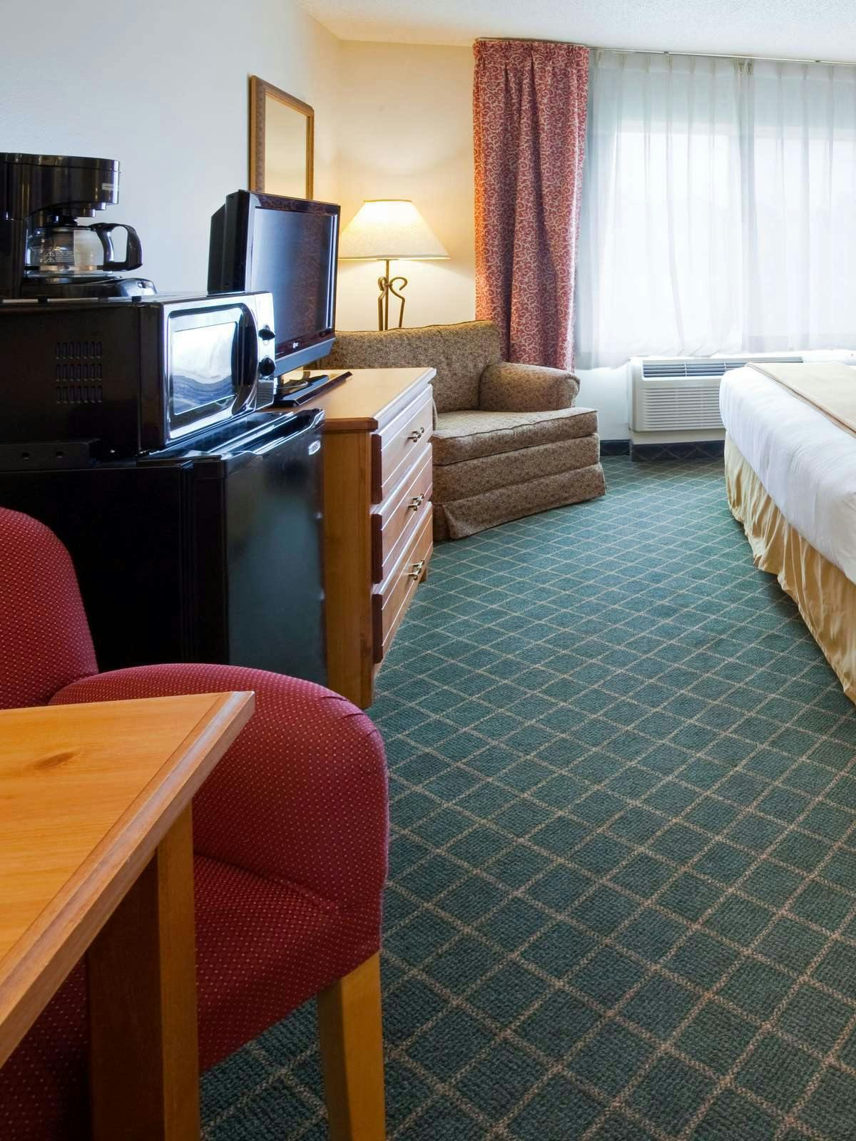 Hotel Holiday Inn Express Hotel & Suites Yankton photo 2
