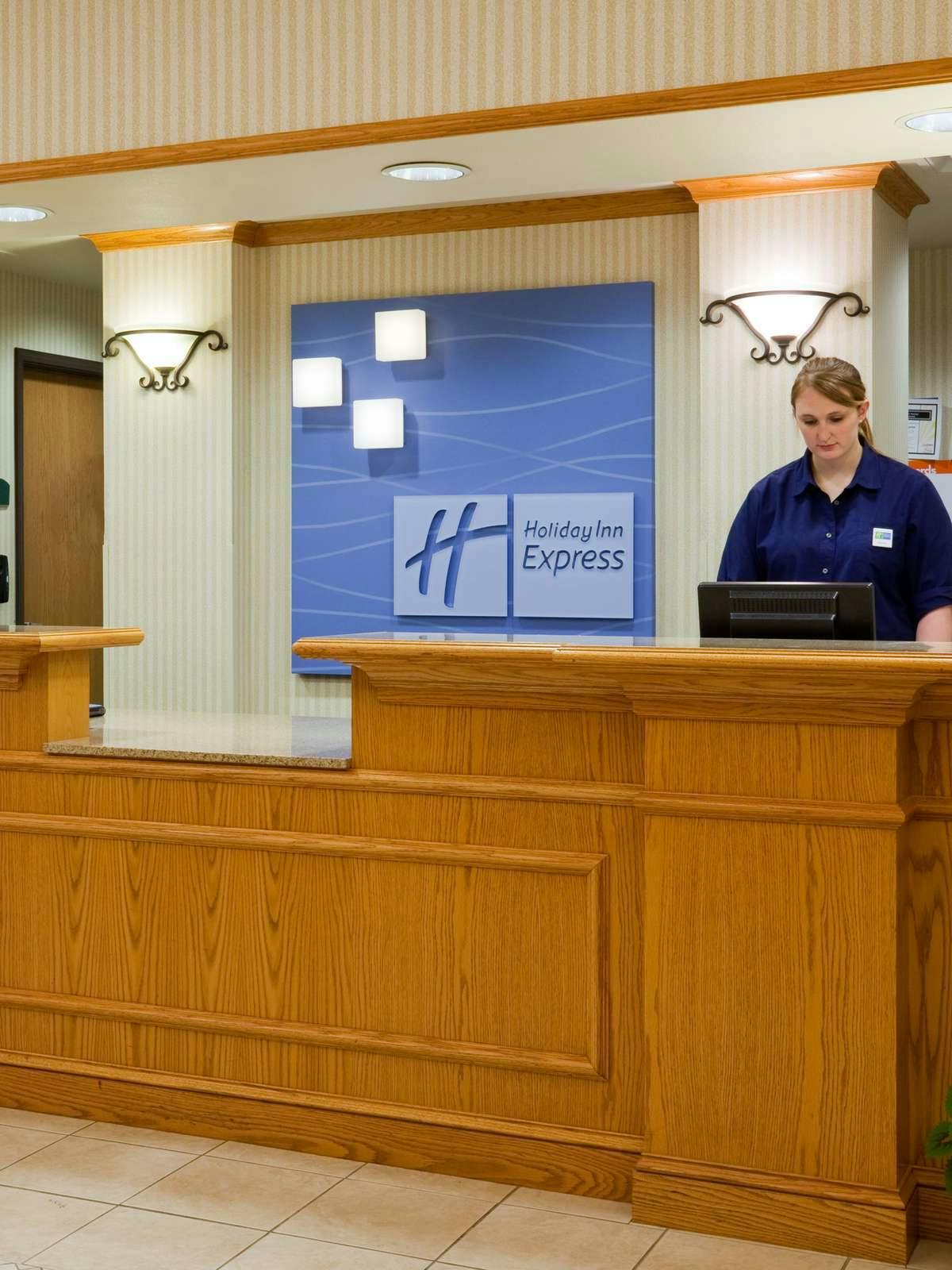 Hotel Holiday Inn Express Hotel & Suites Yankton photo 4