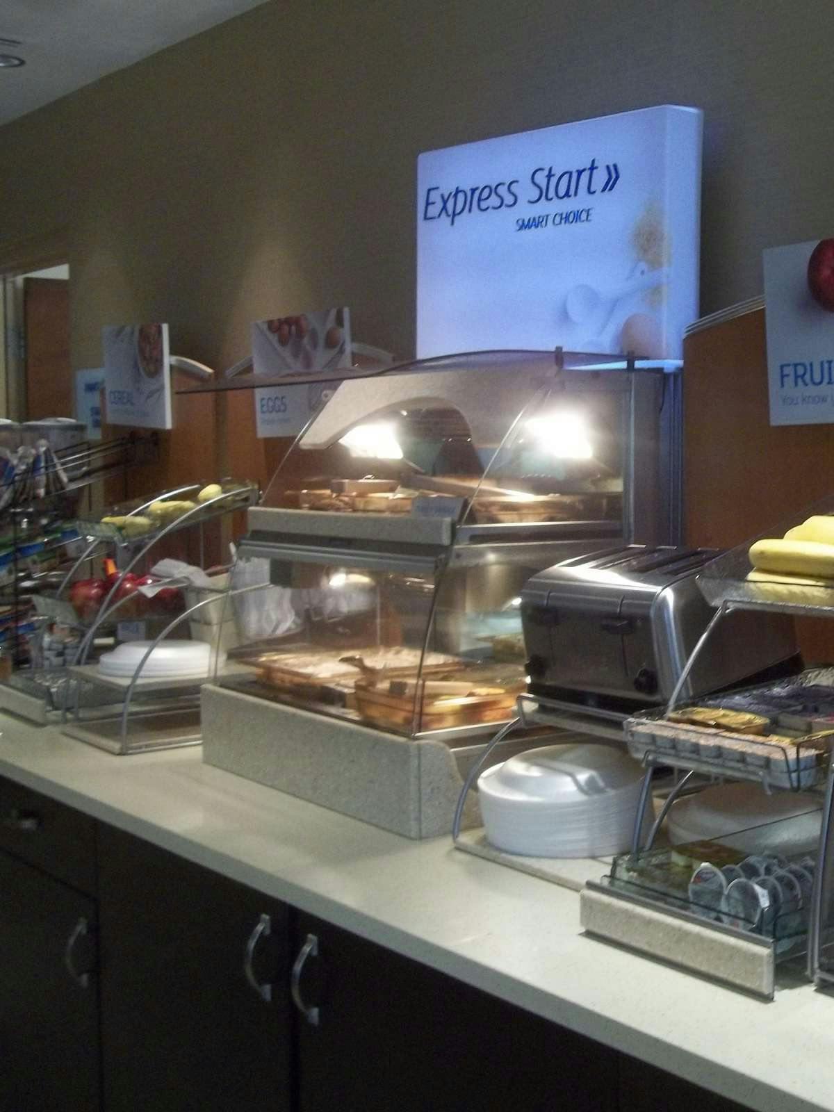 Hotel Holiday Inn Express Hotel & Suites Winchester photo 5