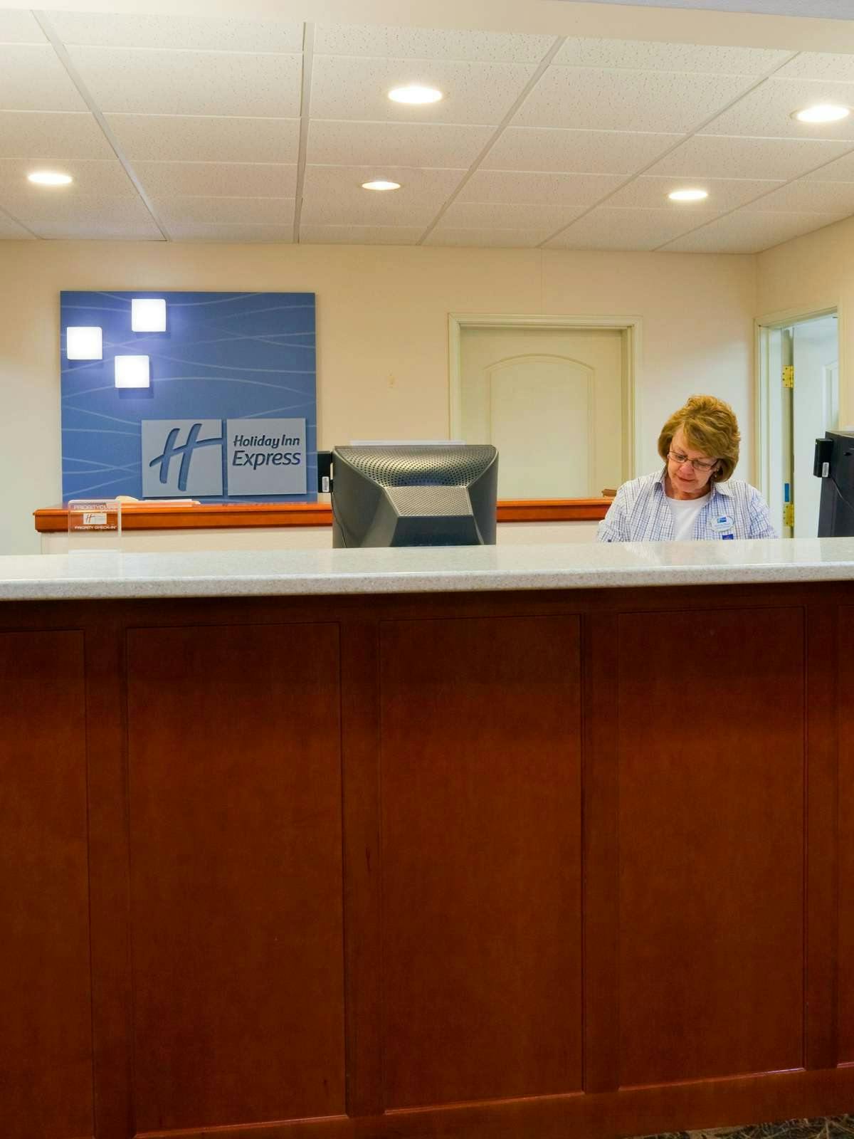 Hotel Holiday Inn Express Hotel & Suites Winner photo 4