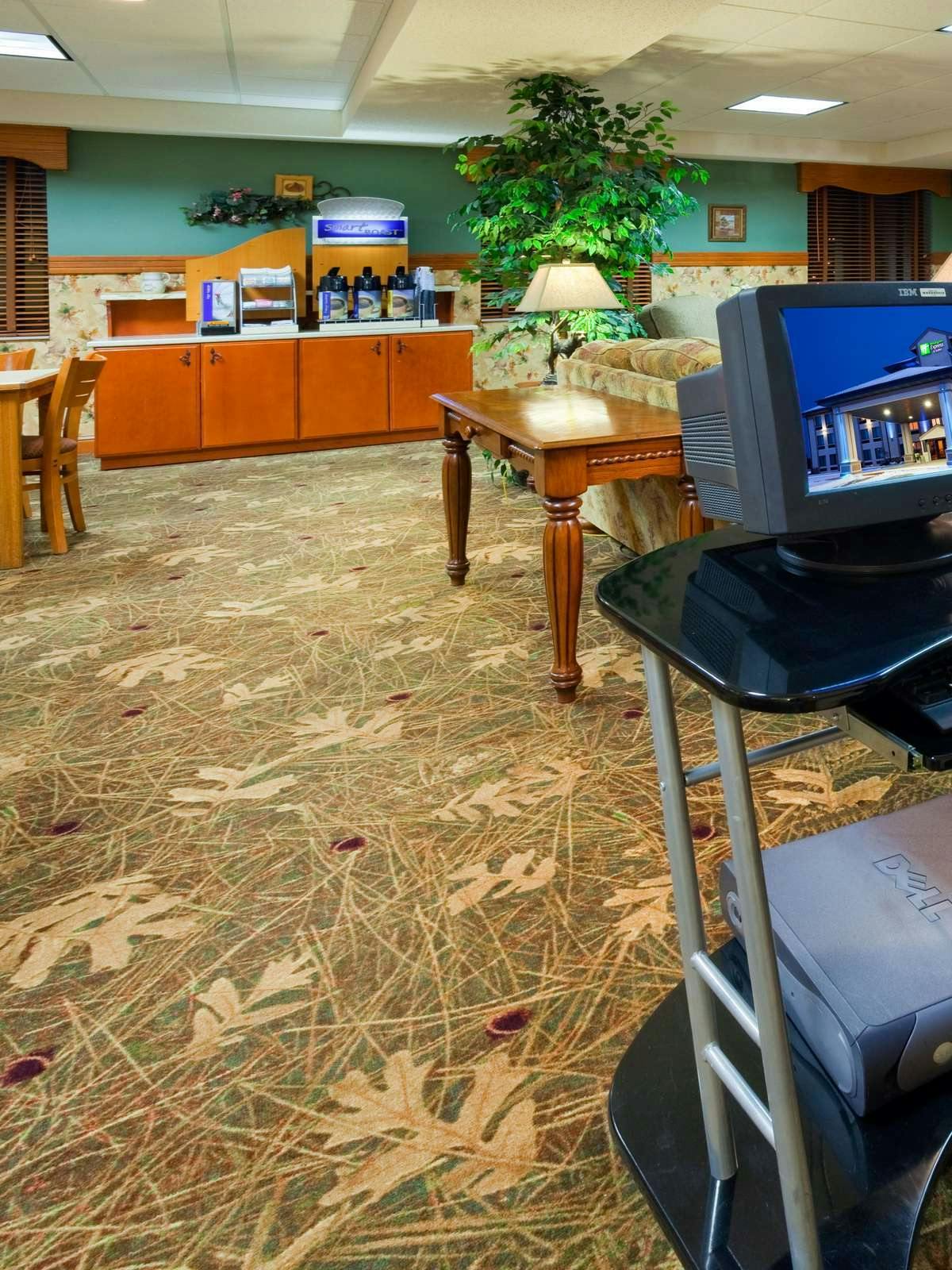 Hotel Holiday Inn Express Hotel & Suites Winner photo 5