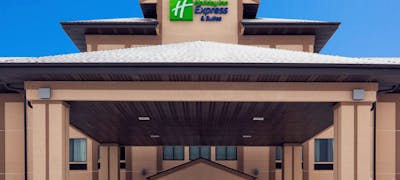 Holiday Inn Express Hotel & Suites Winner