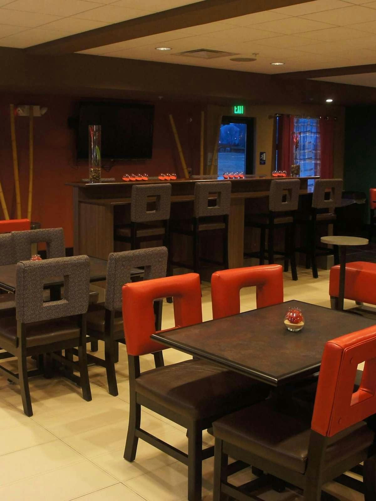 Hotel Holiday Inn Express Hotel & Suites York NE Market Street photo 5