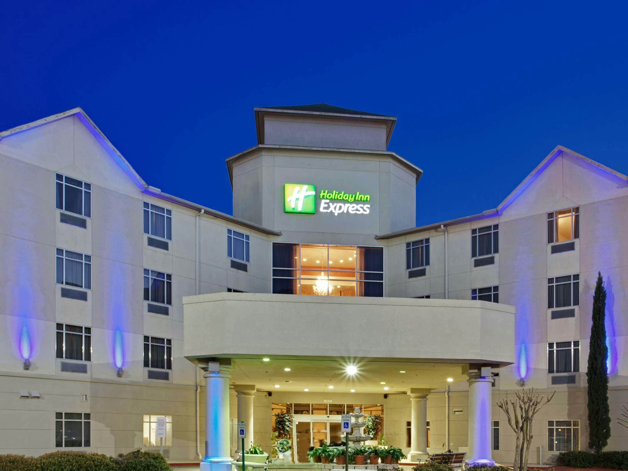 Holiday Inn Express Houston Downtown Convention Center