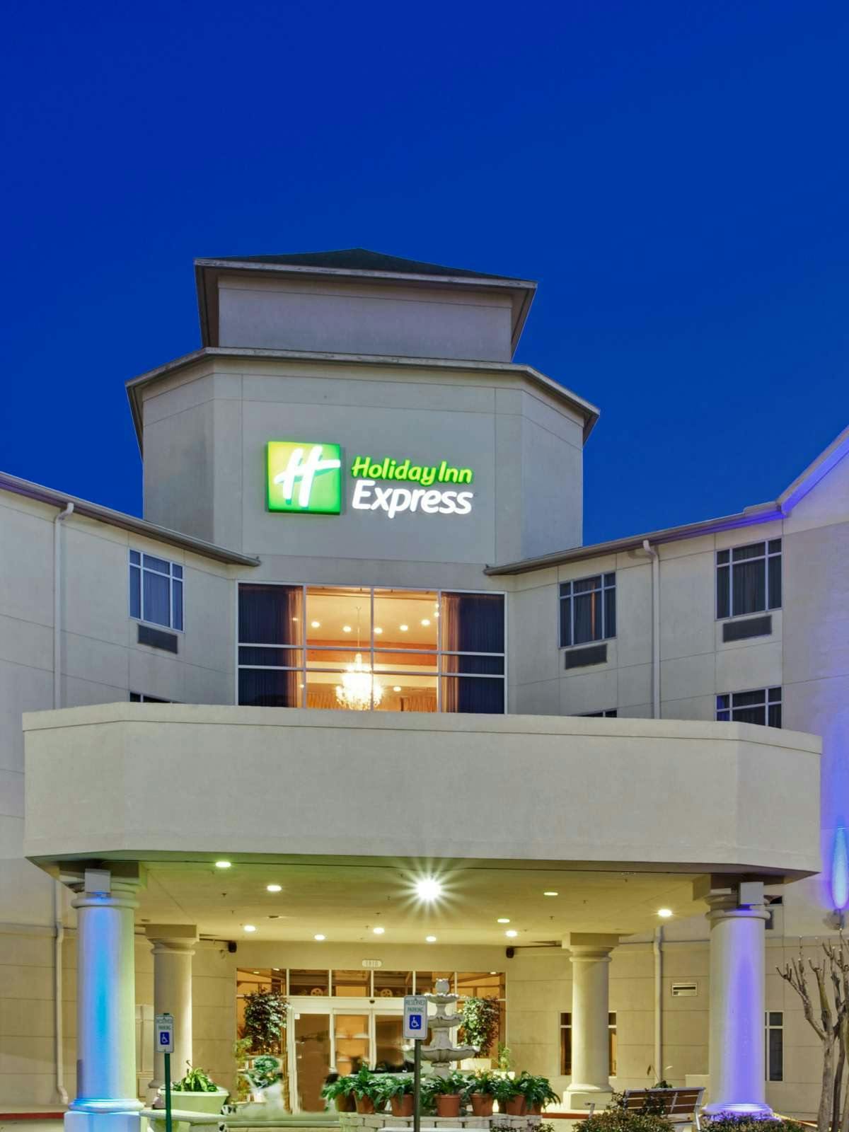 Hotel Holiday Inn Express Houston Downtown Convention Center photo 5