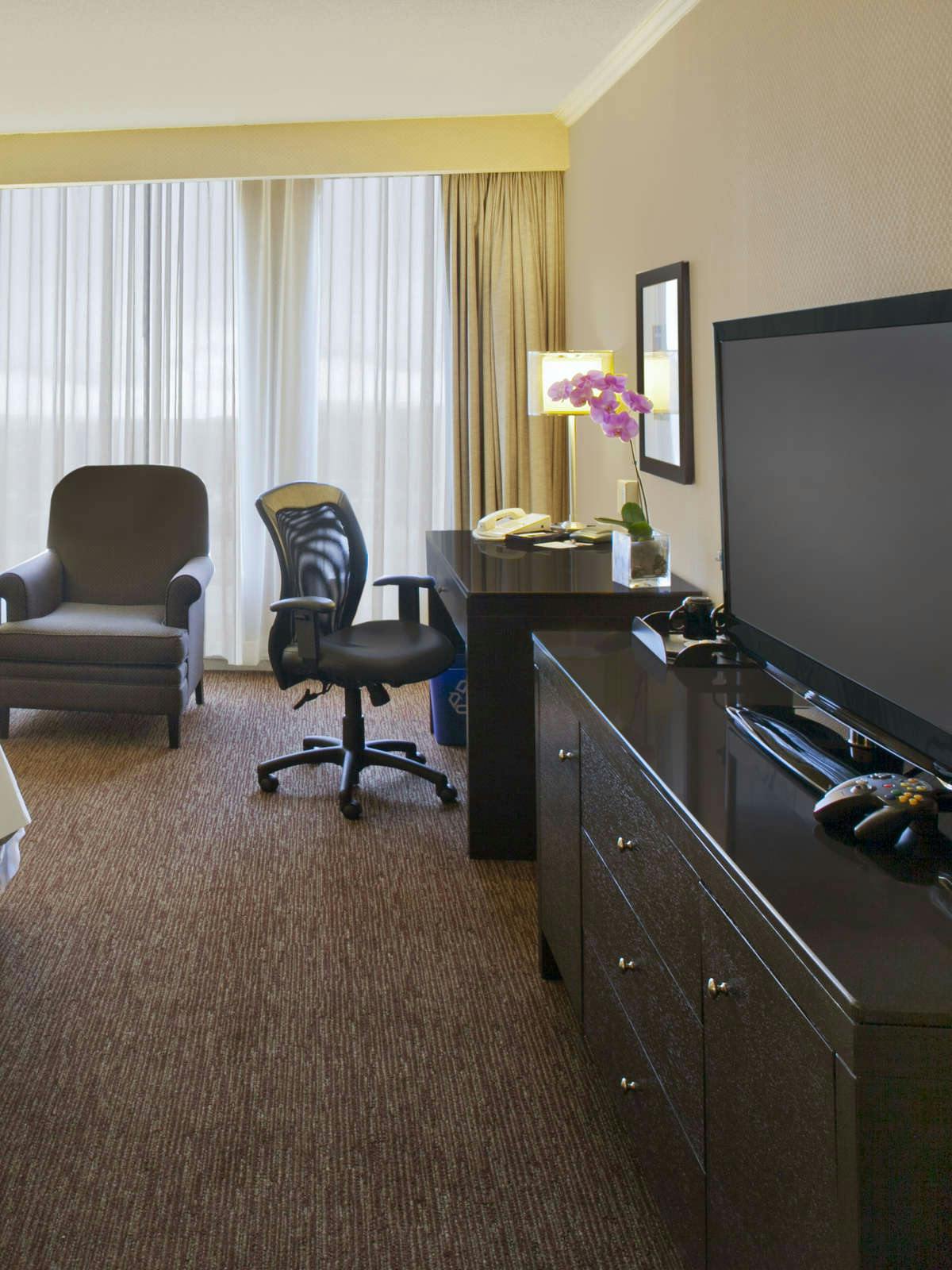 Hotel Delta Hotels by Marriott Toronto East photo 3
