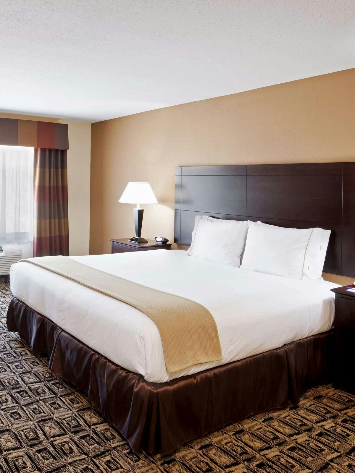 Hotel Holiday Inn Express Hotel & Suites Zanesville photo 1