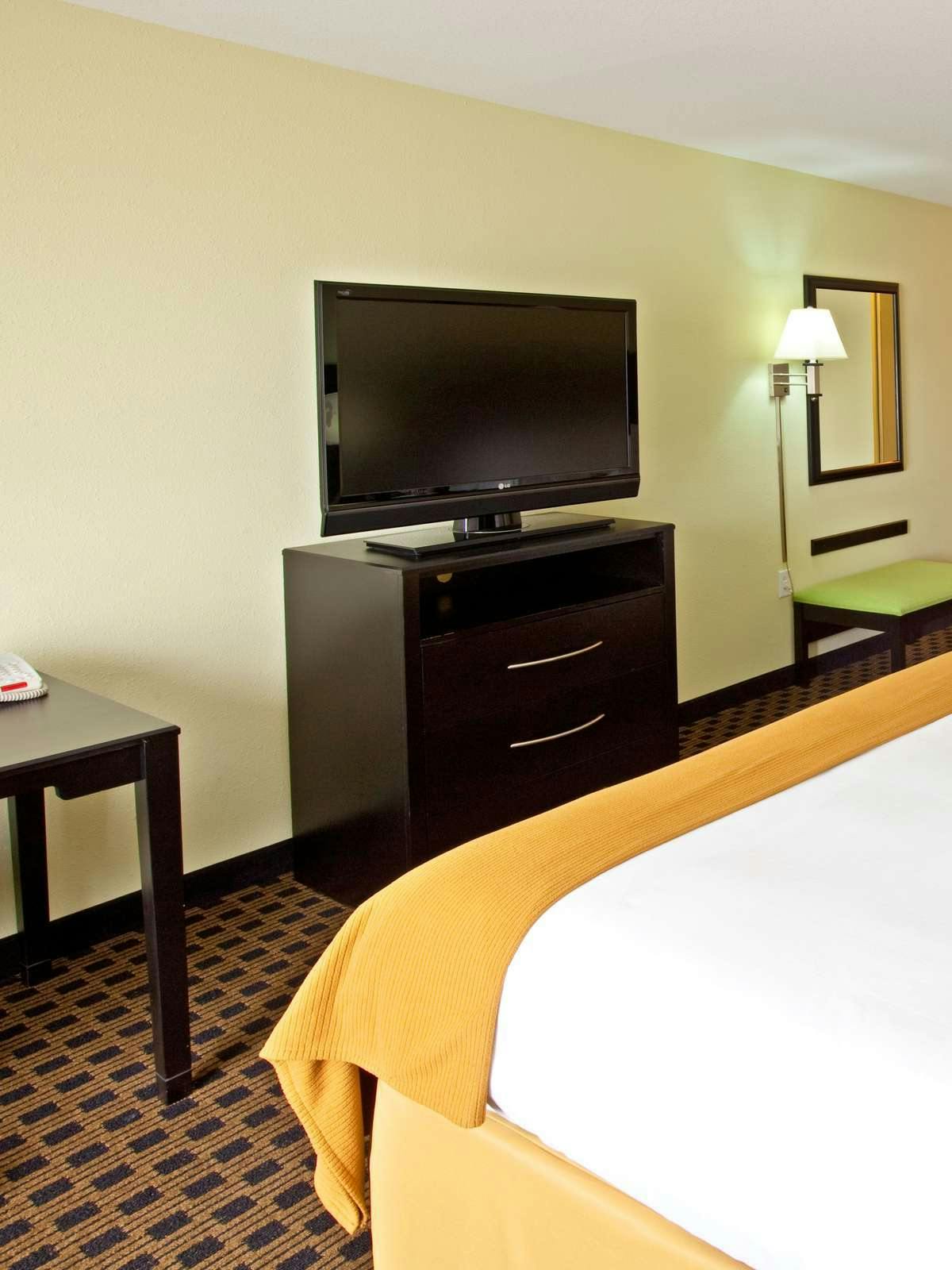 Hotel Holiday Inn Express Indianapolis Southeast photo 2