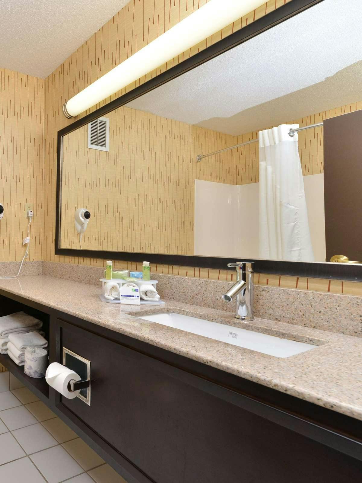 Hotel Holiday Inn Express Inver Grove Heights photo 3