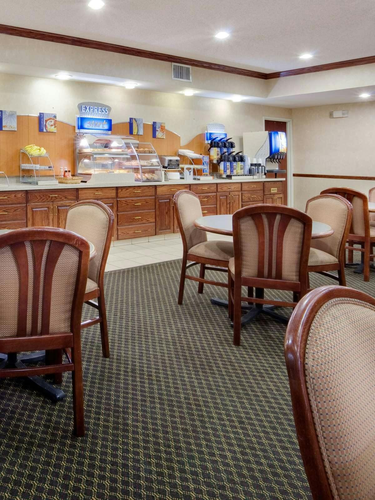 Hotel Holiday Inn Express Irondequoit photo 4