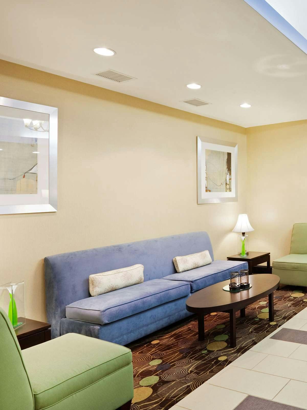 Hotel Holiday Inn Express Johnson City photo 3