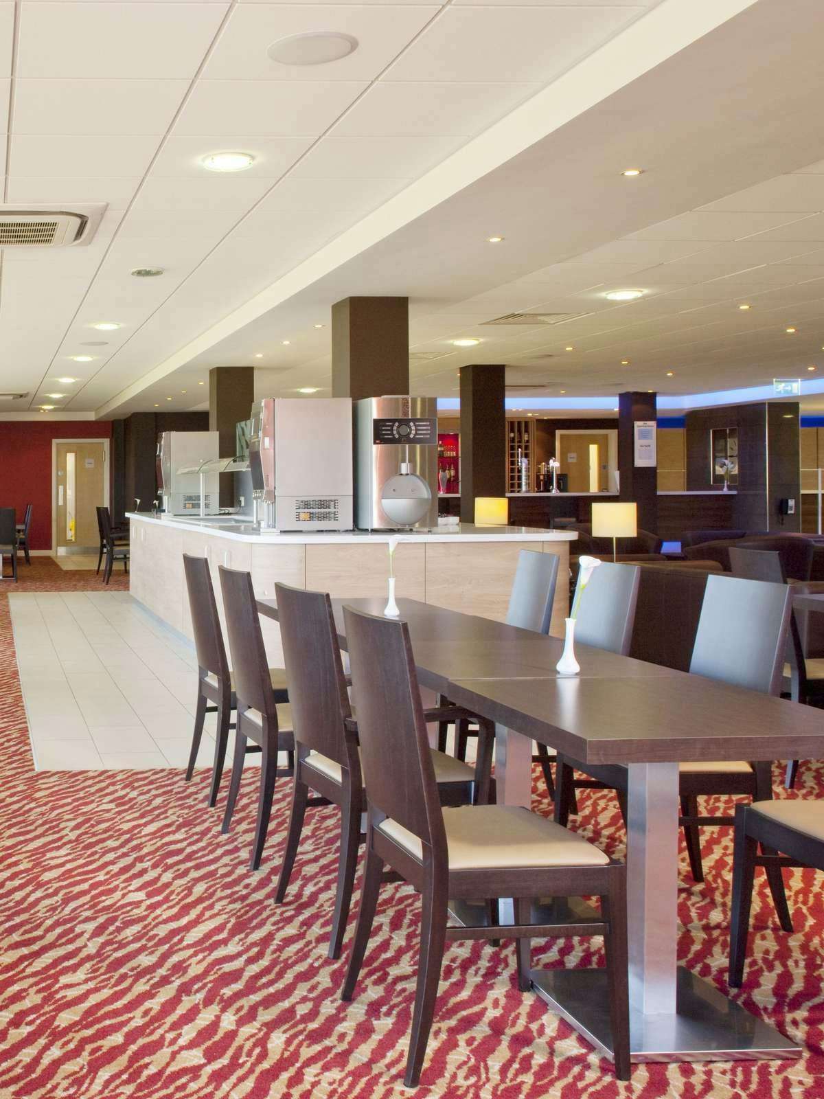 Hotel Holiday Inn Express Kettering photo 4