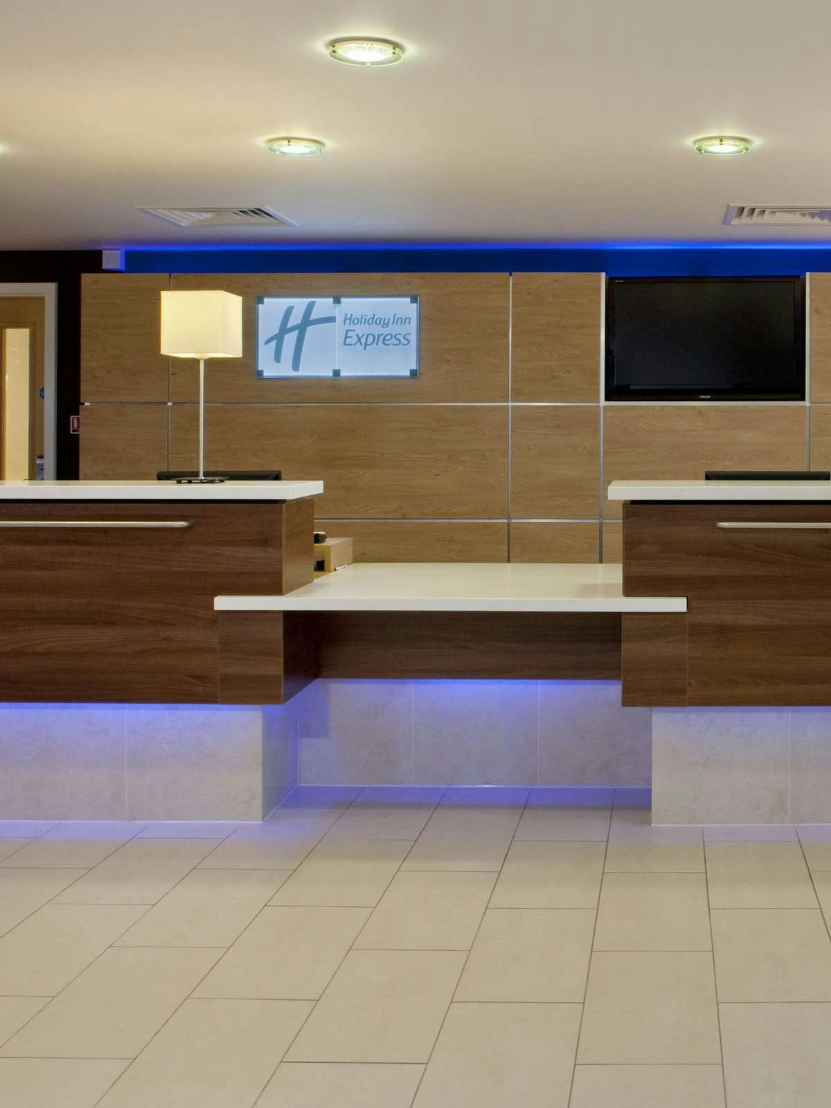 Hotel Holiday Inn Express Kettering photo 2