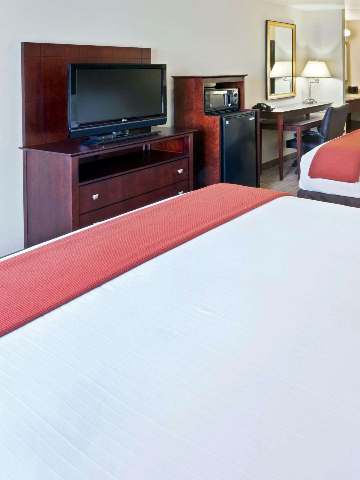 Hotel Holiday Inn Express Lake Oswego photo 2