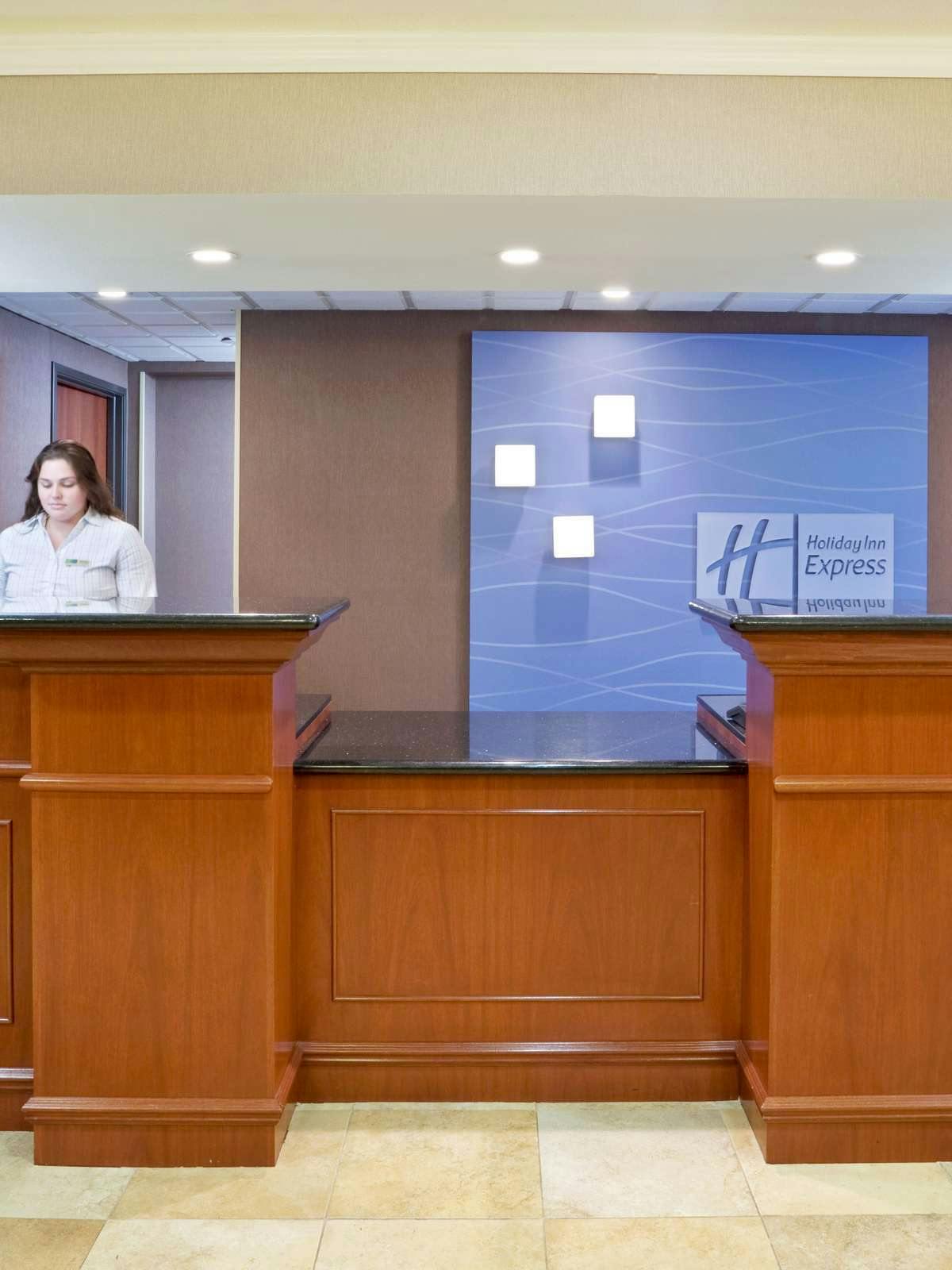 Hotel Holiday Inn Express Lake Oswego photo 4