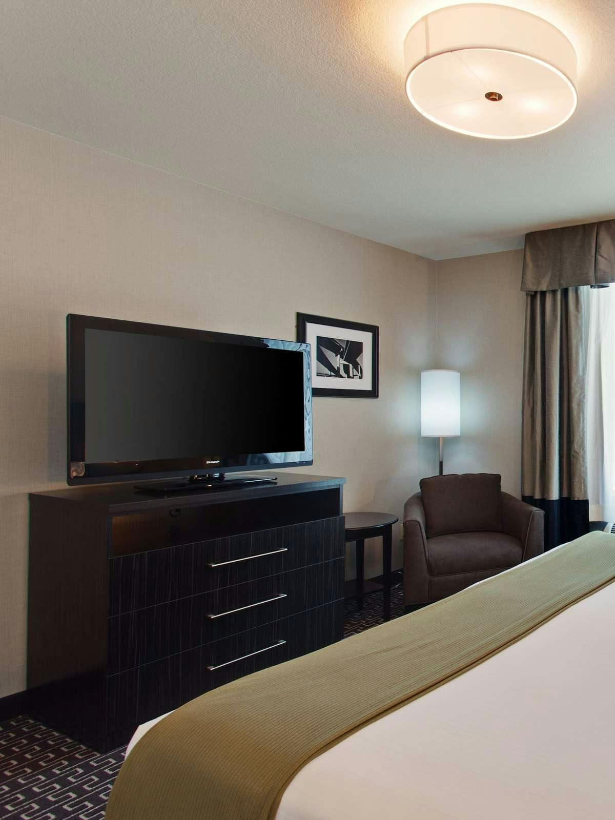 Hotel Holiday Inn Express Lancaster photo 2