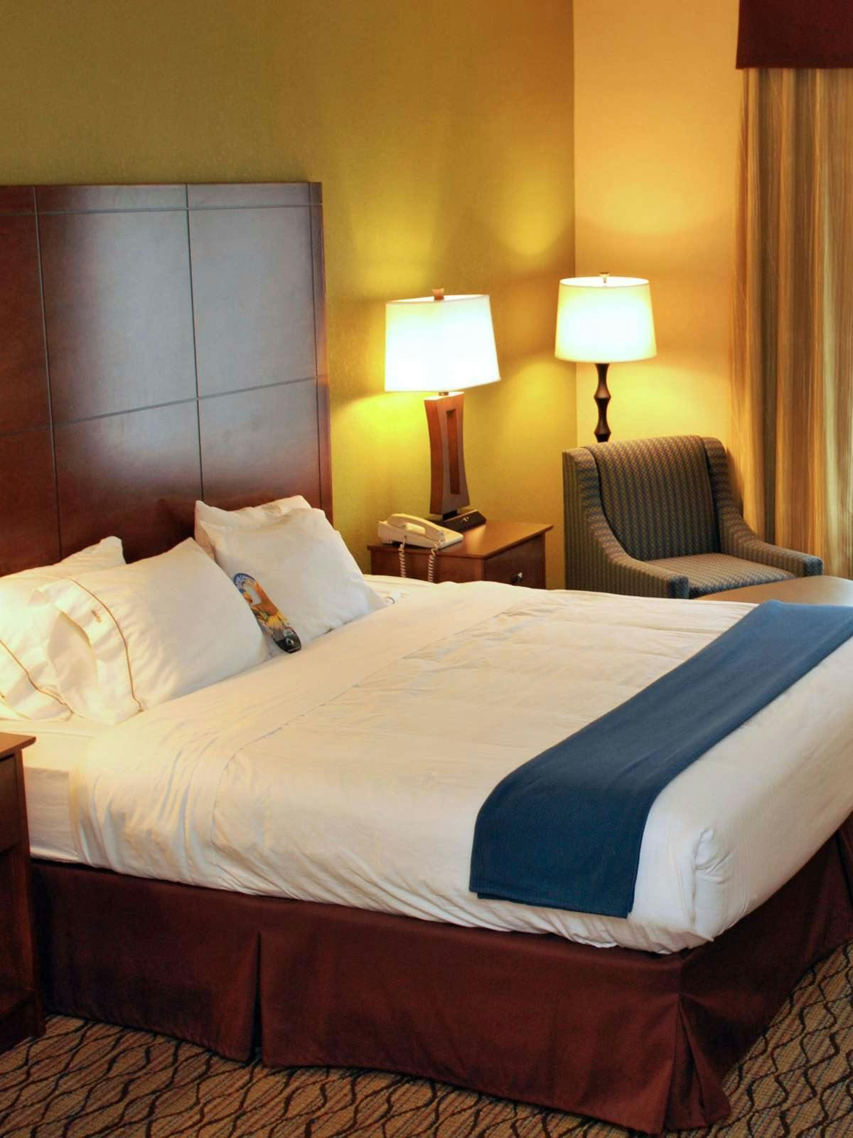 Hotel Holiday Inn Express Lapeer photo 1