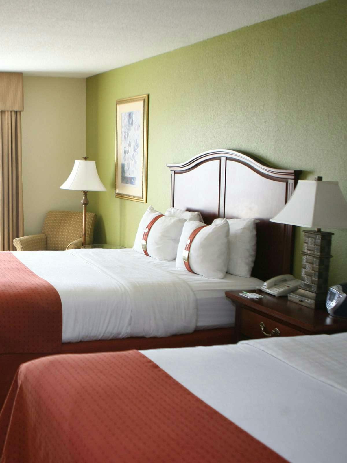 Hotel Holiday Inn Hotel & Suites Lake City photo 1