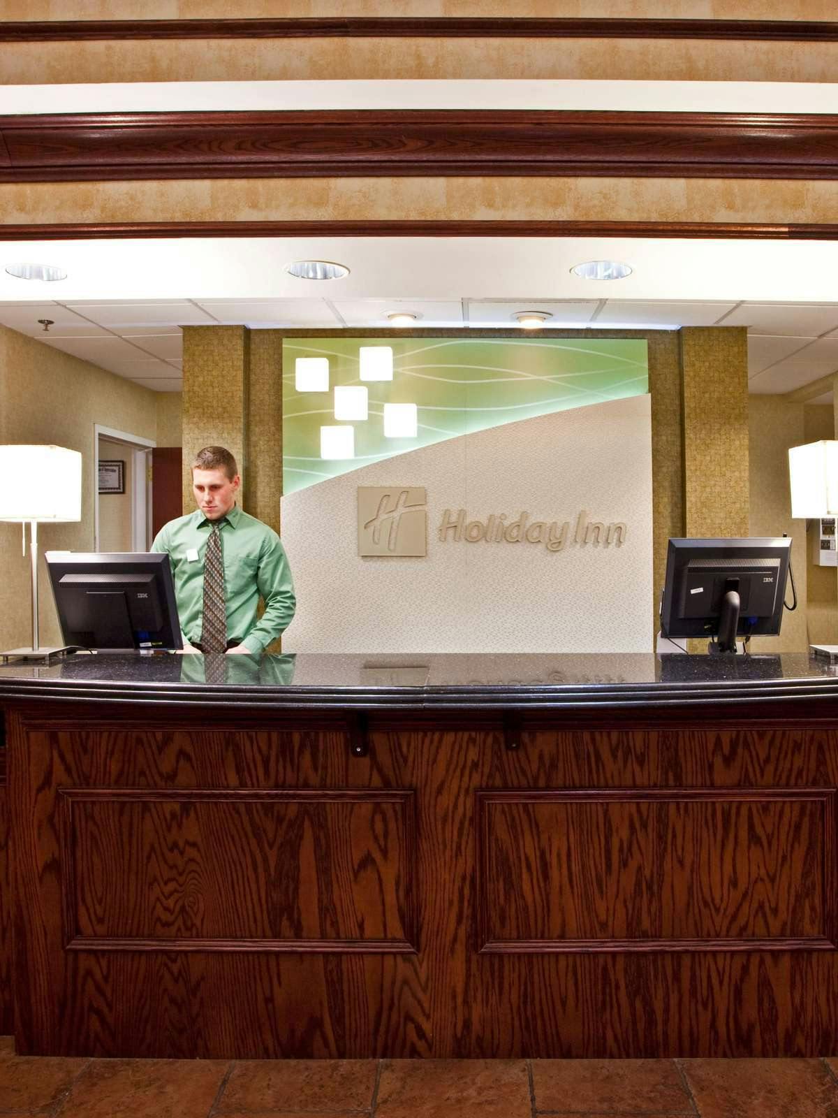 Hotel Holiday Inn Hotel & Suites Lake City photo 4