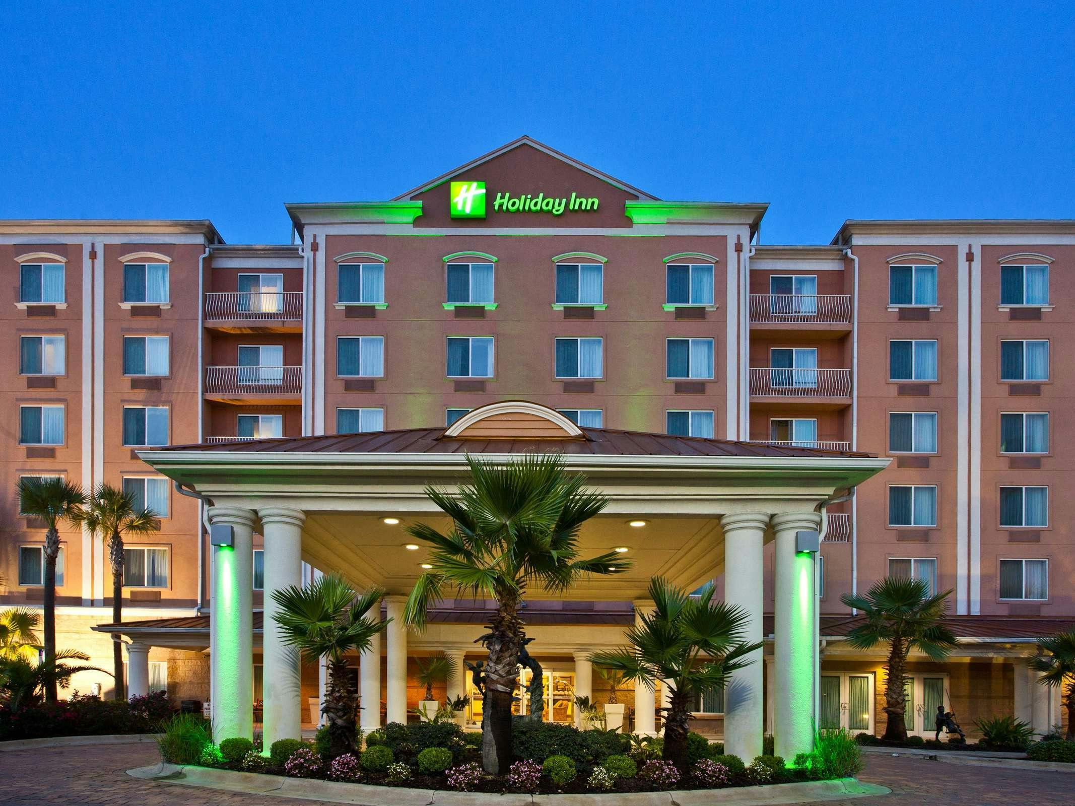 Holiday Inn Hotel & Suites Lake City