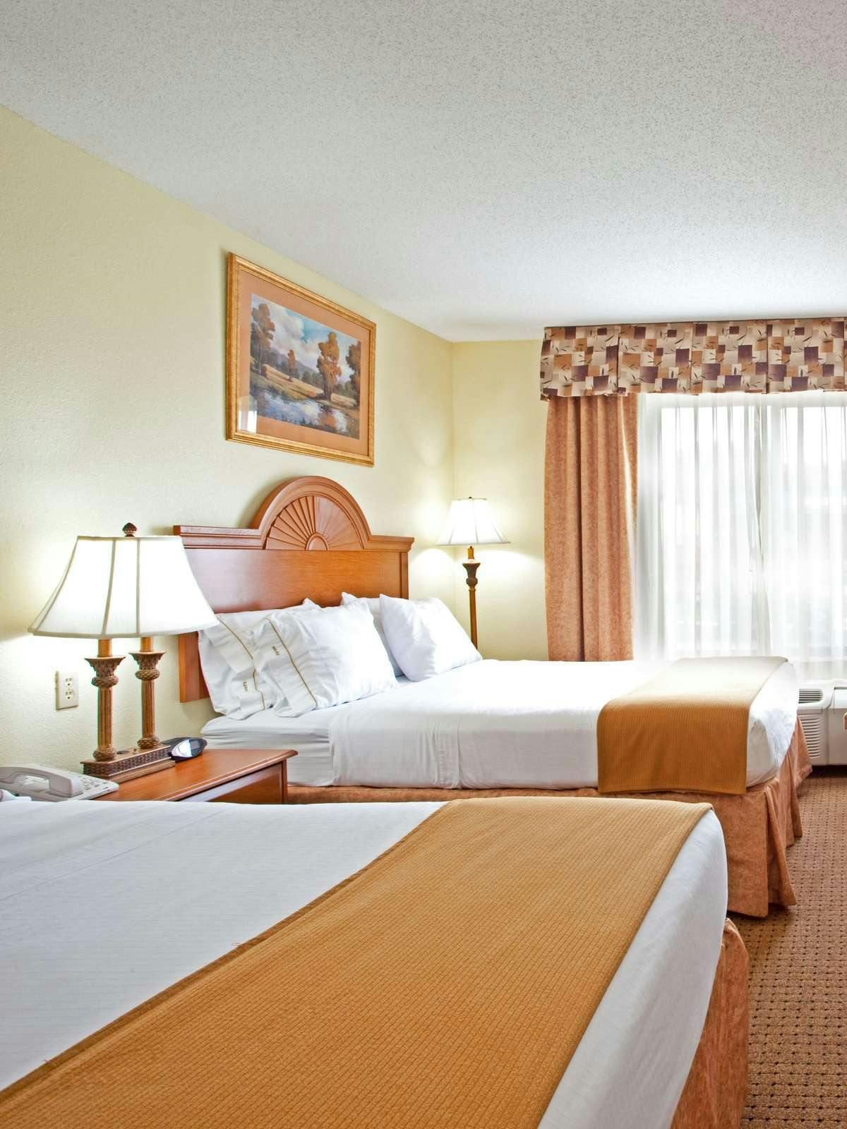 Hotel Holiday Inn Express Princeton/I 77 photo 1