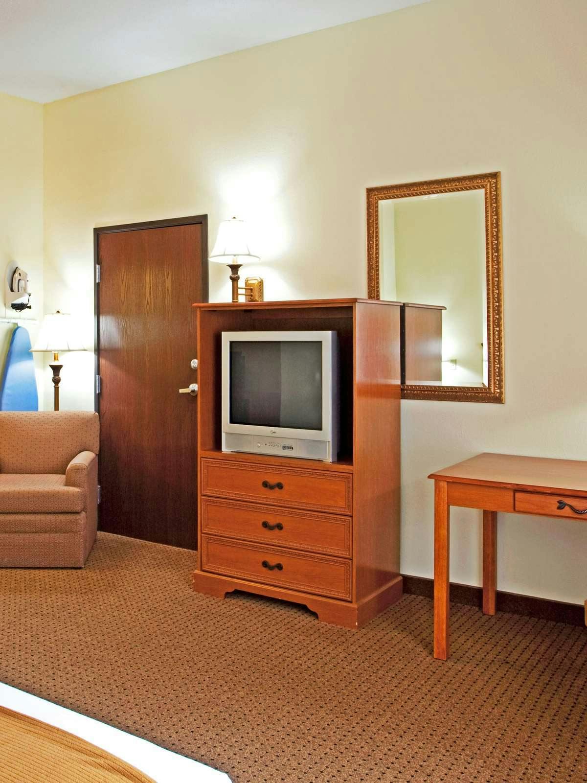 Hotel Holiday Inn Express Princeton/I 77 photo 2