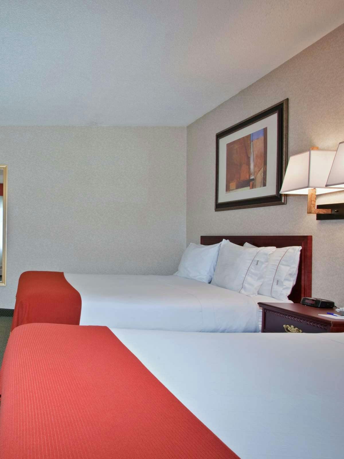 Hotel Holiday Inn Express Red Deer photo 1