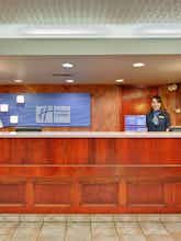 Hotel Holiday Inn Express Red Deer photo 4