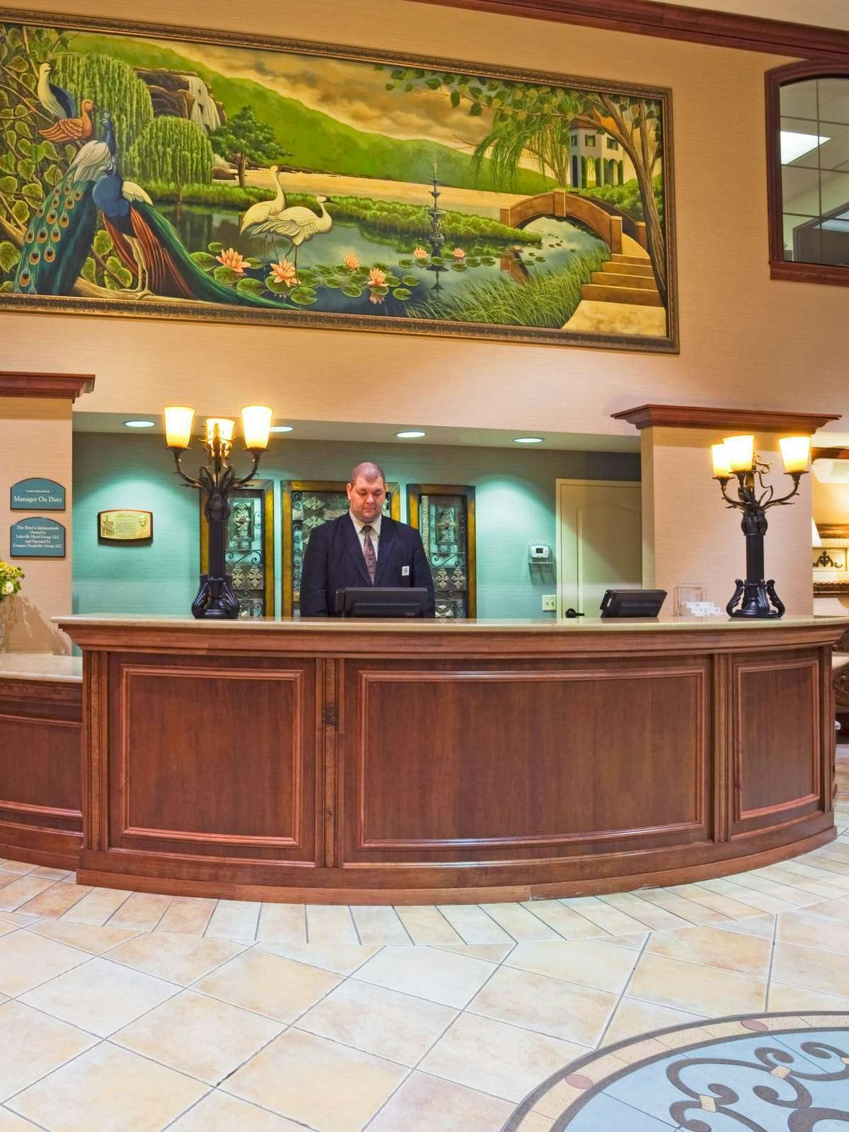 Hotel Holiday Inn Hotel & Suites Lakeville photo 5