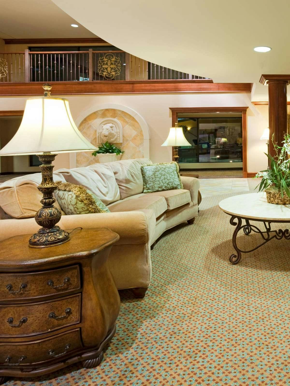 Hotel Holiday Inn Hotel & Suites Lakeville photo 4